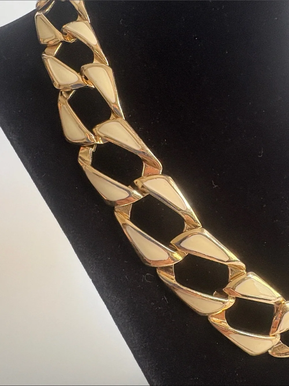 Gold Cream Enamel Link Necklace Sculpted Statement Women Jewelry - Picture 3 of 4